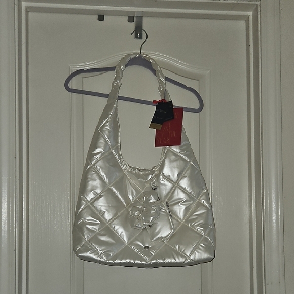 House of Harlow 1960 Handbags - Elegant White Quilted Shoulder Bag